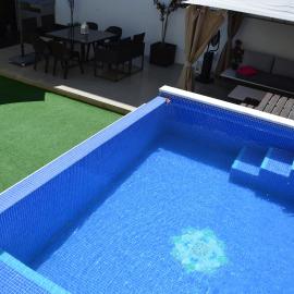 Jose & Ester House, hotel a Almada