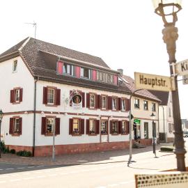 Hotel Löwen, hotel di Eggenstein-Leopoldshafen