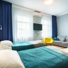 Hotel Jarota, מלון בג'ארוקין