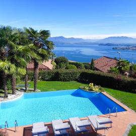 Villa Diamante con Vista Lago Maggiore e Piscina، فندق في ماينا