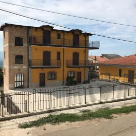 A Casa Di Laura B&B Apartments, hotel en Campagna