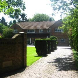 Tanglewood Gatwick Bed & Breakfast, hotel u gradu Kroli