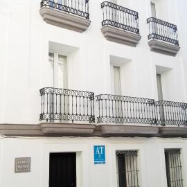 Alcazar Suites