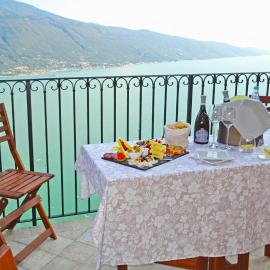 Casa De Pol Exclusive Lake View by Gardadomusmea