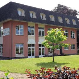 Vzdělávací Středisko a Hotel, hotel Varnsdorfban
