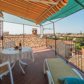 Guest House Robert i Mirna, Hotel in Bale