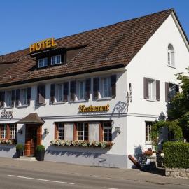 Hotel Restaurant Kreuz, hotel v destinaci Kaiserstuhl