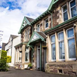 Hazeldene Guest House، فندق في بيرث