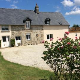Maison la touchardiere, hotel in Barenton