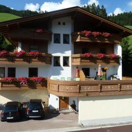 Haus Dristner、トゥクスのホテル