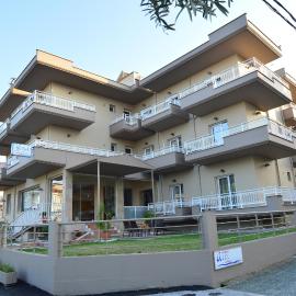 Hotel Akti, hotel i Leptokaryá