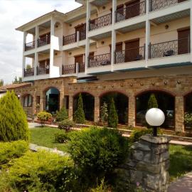 Nefeli Hotel, מלון בקוזאני