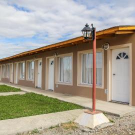 Departamentos El Alamo, hotel in Comandante Luis Piedra Buena