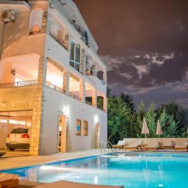 Villa Del Mar, hotel Sutomoréban