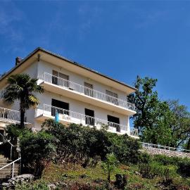 Apartmani Kadmen, hotel u gradu Ika