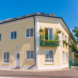 Viesnīca Waterfront Self Catering Houses pilsētā Karika pie Šenonas