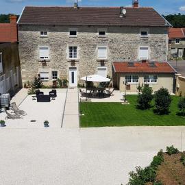 Les Lilas Roses, hotell i Chamouilley