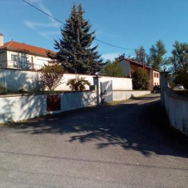 Chambres des arrys، فندق في Bas-en-Basset