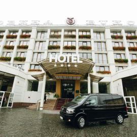 Bukovyna Hotel, hotel v destinácii Černovice
