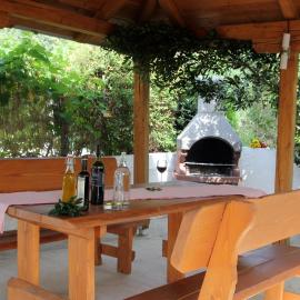 Vila SARA, hotel u gradu Tribunj