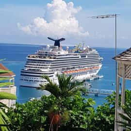 Elegant Condo Awesome View, hotell Ocho Rioses