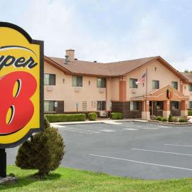 Super 8 by Wyndham Mayfield、Mayfieldのホテル
