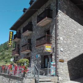 Hotel Las Nieves, hotell i Linás de Broto