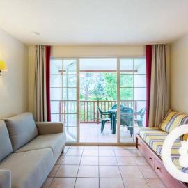 N111, parc d'arradoy-St Jean Pied de Port، فندق في Uhart-Cize