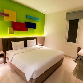 Zoom Dharmahusada Hotel, khách sạn ở Surabaya
