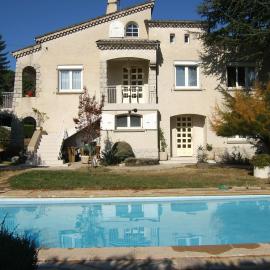 Domaine de Lazuel à 2,5km du centre ville, hotel v destinácii Aubenas