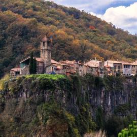 Ca la Clareta, hotel a Castellfollit de la Roca
