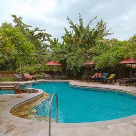 Rini hotel, hotel in Lovina