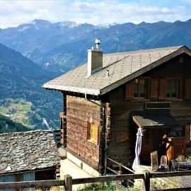 Chalet "Chez Claudine et Charles", hotel en Mase
