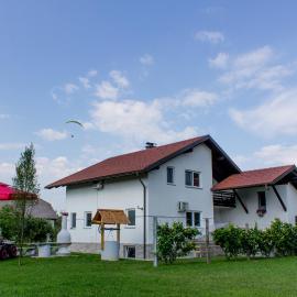 Hanzi Holiday Home