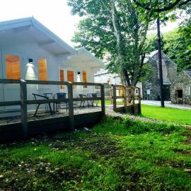 Dunmore Gardens Log Cabins, Hotel in Carrigans