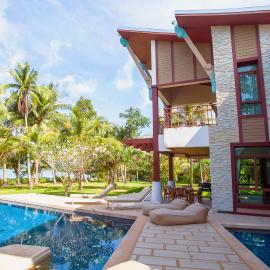 Amatapura Beachfront Villa 1, SHA Certified, hotel in Ao Nam Mao