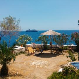 Agriolykos Pension, hotelli Ágios Kírykosissa