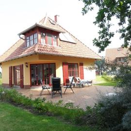 Zum-Luetten-Leuchtturm – hotel w mieście Glowe