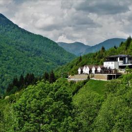Hotel villa Panorama Rugove: Peje şehrinde bir otel