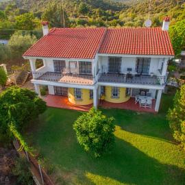The L Villa