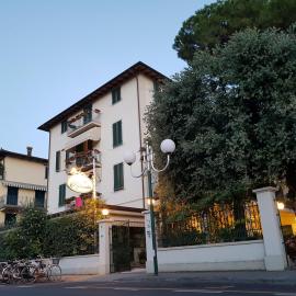 Hotel La Primula, hotel in Forte dei Marmi