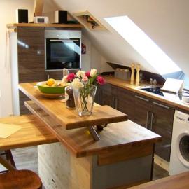 Loft-Ferienwohnung zur "Kfz-Schenke", hotel v destinaci Apolda
