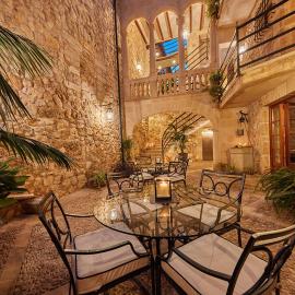 Cas Comte Suites & Spa - Adults Only, hotelli Llosetassa
