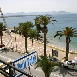 Petit Palais Hotel، فندق في لوتراكي