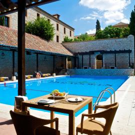 Parador de Chinchón, hotel v mestu Chinchón