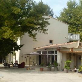 Au pays du Ventoux, hotell sihtkohas Le Thor