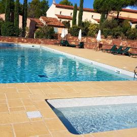 Villa au golf de St-Endréol, hotel in La Motte