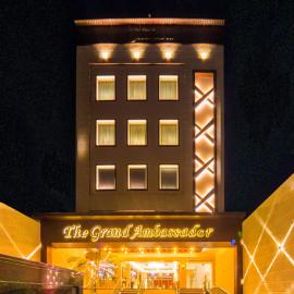 The Grand Ambassador, hotel en Phagwāra