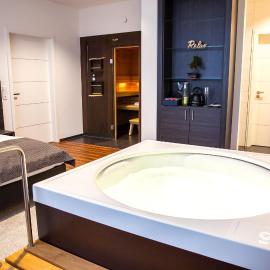 Plus Punkt Private Spa، فندق في فاينغارتن