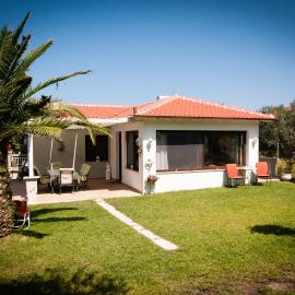Malama Home, hotel in Vourvourou